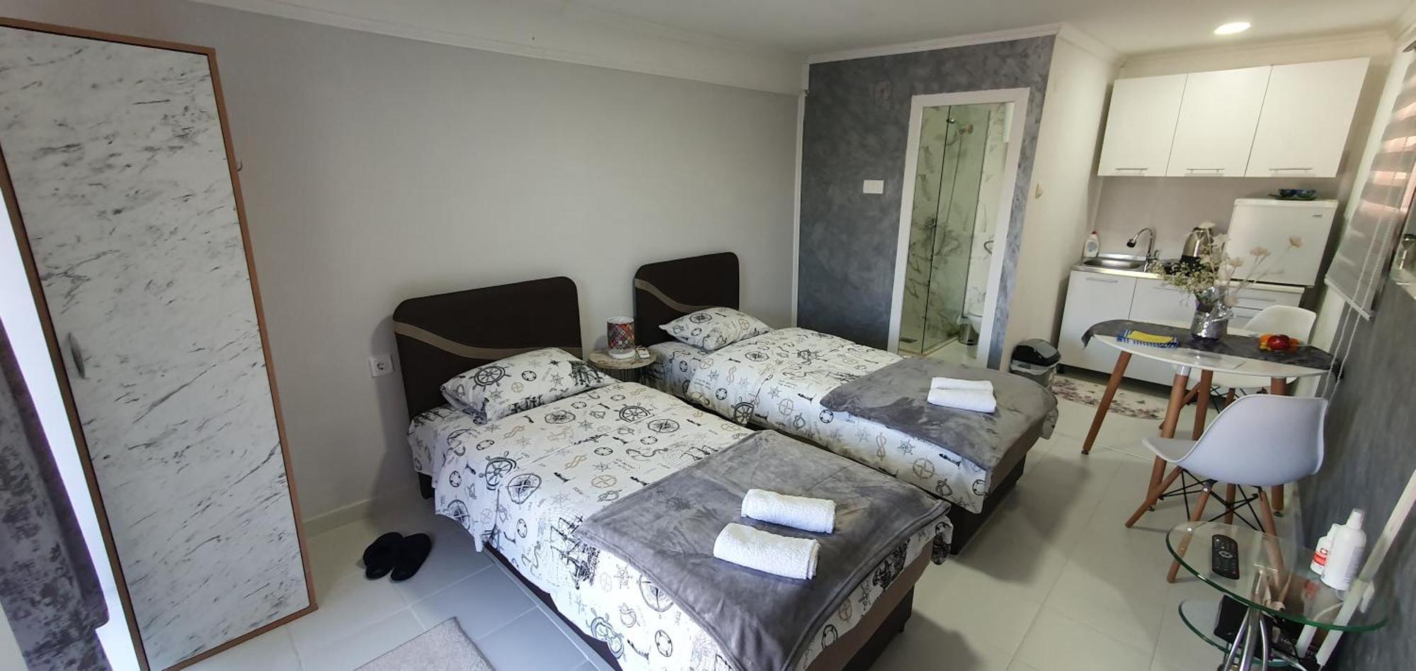 Cozzy Apartment Near The Aiport Podgorica Exteriör bild