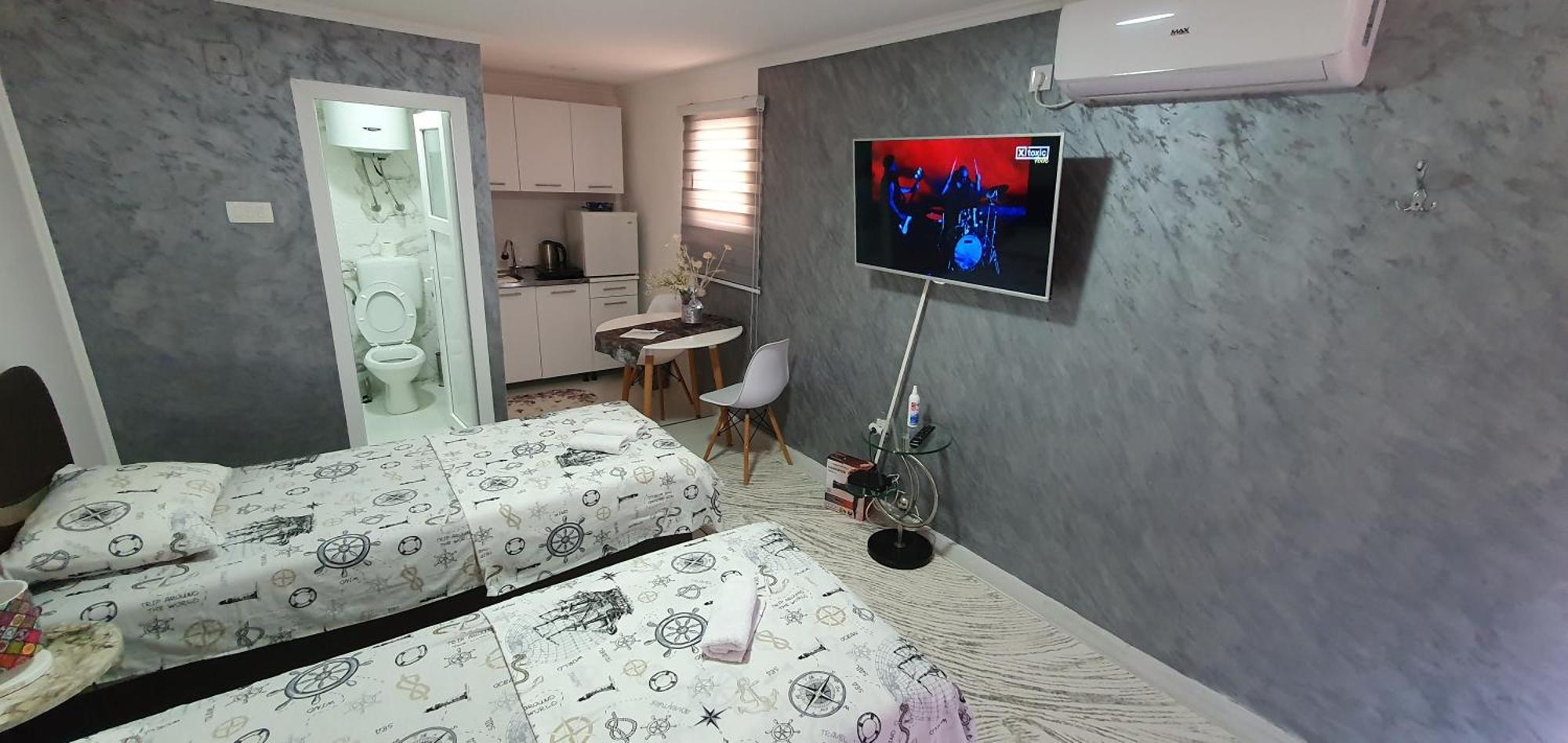 Cozzy Apartment Near The Aiport Podgorica Exteriör bild