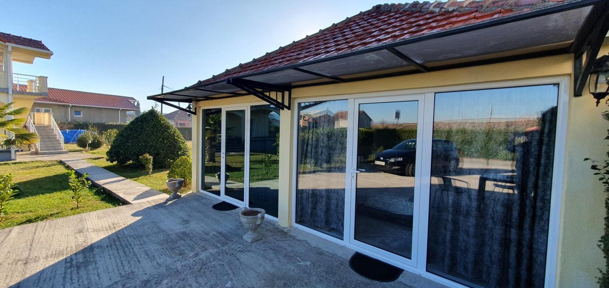 Cozzy Apartment Near The Aiport Podgorica Exteriör bild